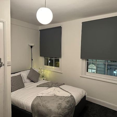 Room 4 • Double Bed In King'S Cross London Exterior photo