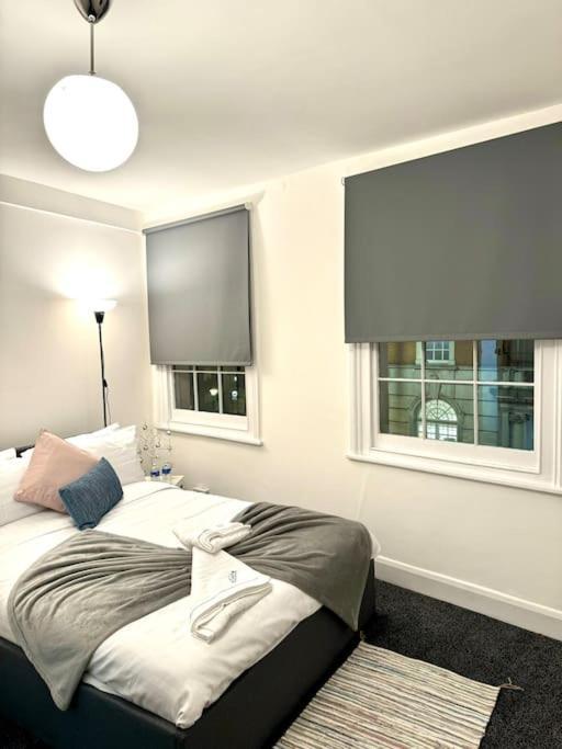 Room 4 • Double Bed In King'S Cross London Exterior photo