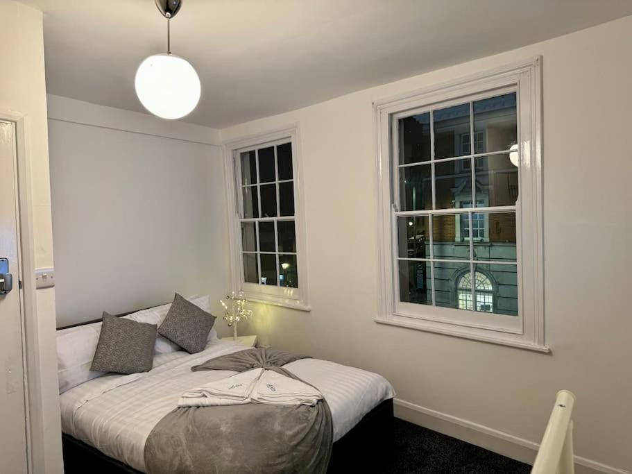 Room 4 • Double Bed In King'S Cross London Exterior photo